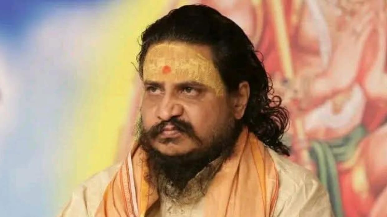 Jhansi: Mahant Vaidehi Vallabh accused of embezzling lakhs of rupees through fraud