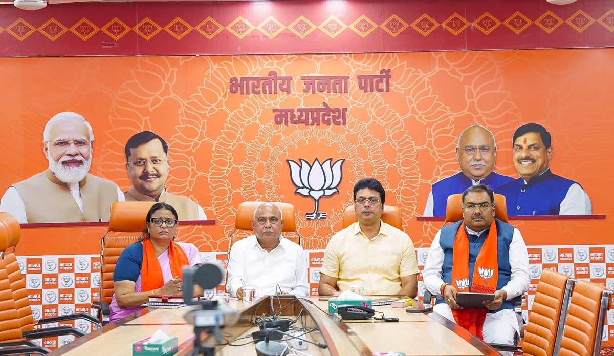मध्य प्रदेश भाजपा में नई पारी का पहला संदेश: गुटबाजी खत्म करो, पोस्टर में नेताओं के चेहरे नहीं योजनाएं दिखाओ