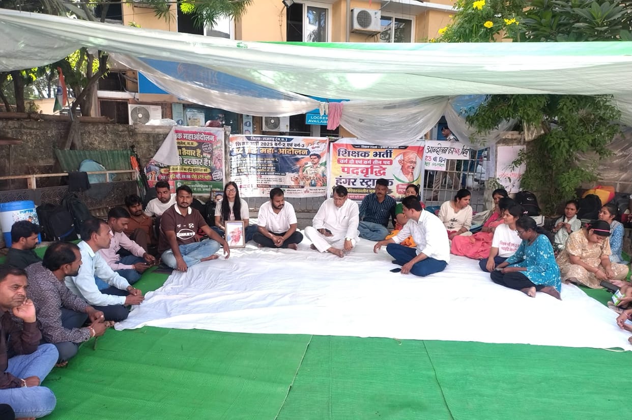 Rahul Gandhi expected to join the movement for increasing posts; candidates hold their ground in Bhopal for th