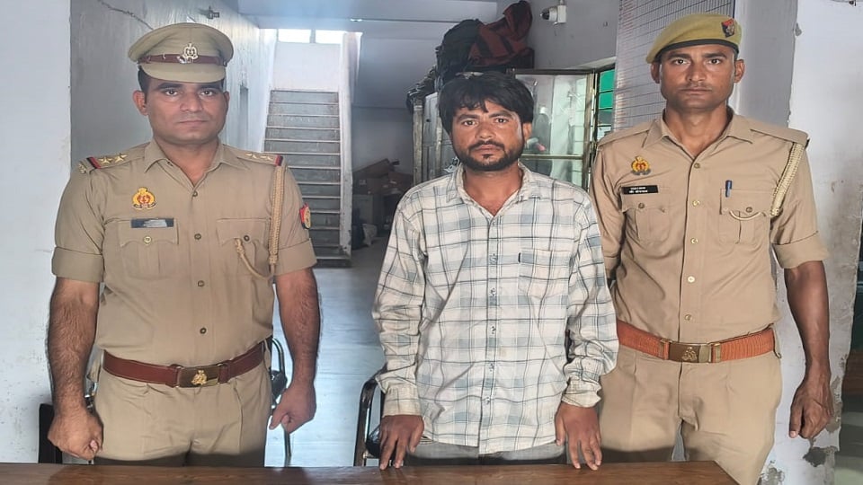 सादाबाद डबल मर्डर: हत्या का मुख्य आरोपी गौरव गिरफ्तार, लूट का सामान बरामद, तीन पहले ही भेजे जा चुके हैं जेल