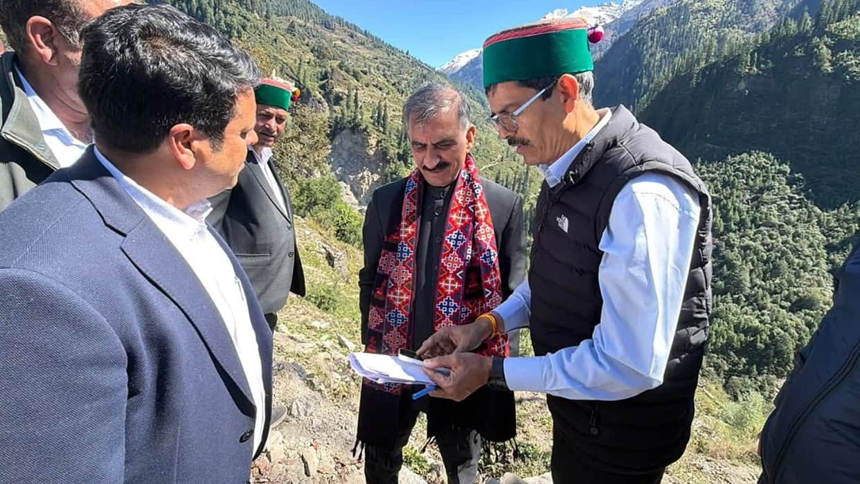 janglik road open in 10 days rohru cm sukhu six crore bridge