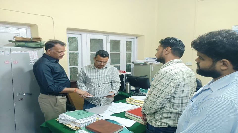 Government files were found in the homes of engineers in the district panchayat Nainital