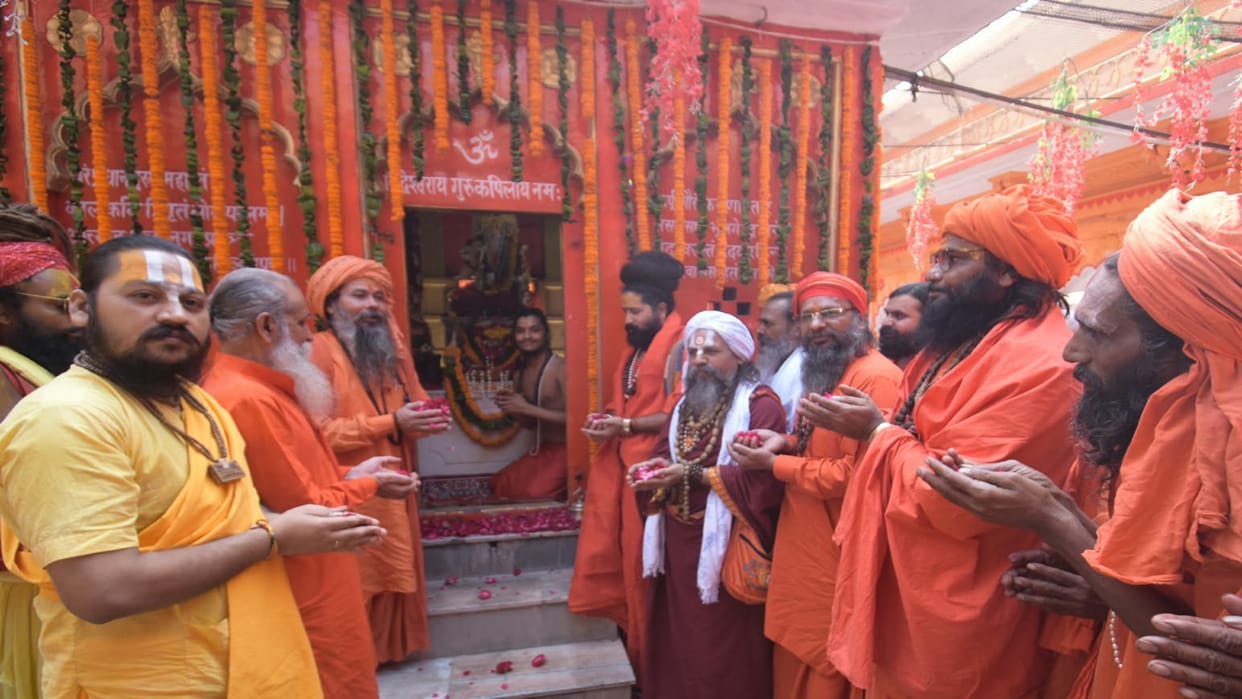 Birth anniversary of Bhagwan Kapil Mahamuni celebrated with great fervor at Mahanirvani Akhada