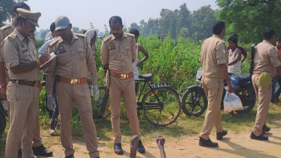 श्रावस्ती: नहर में उतराता मिला वृद्ध का शव, शरीर पर जगह-जगह जलाने के निशान मिले; हत्या की आशंका