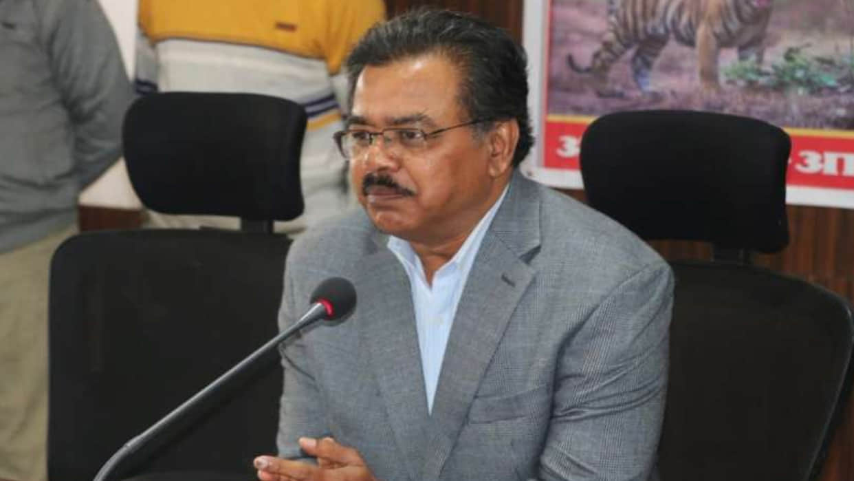 mp chief secretary ashok barnwal strict action government land encroachment complaints