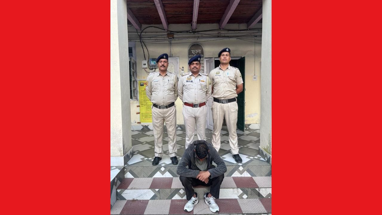 पुलिस की गिरफ्त में आरोपी।