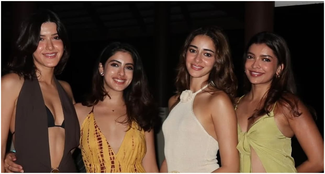 Ananya Panday share photos on social media skirt catch attention users give reaction