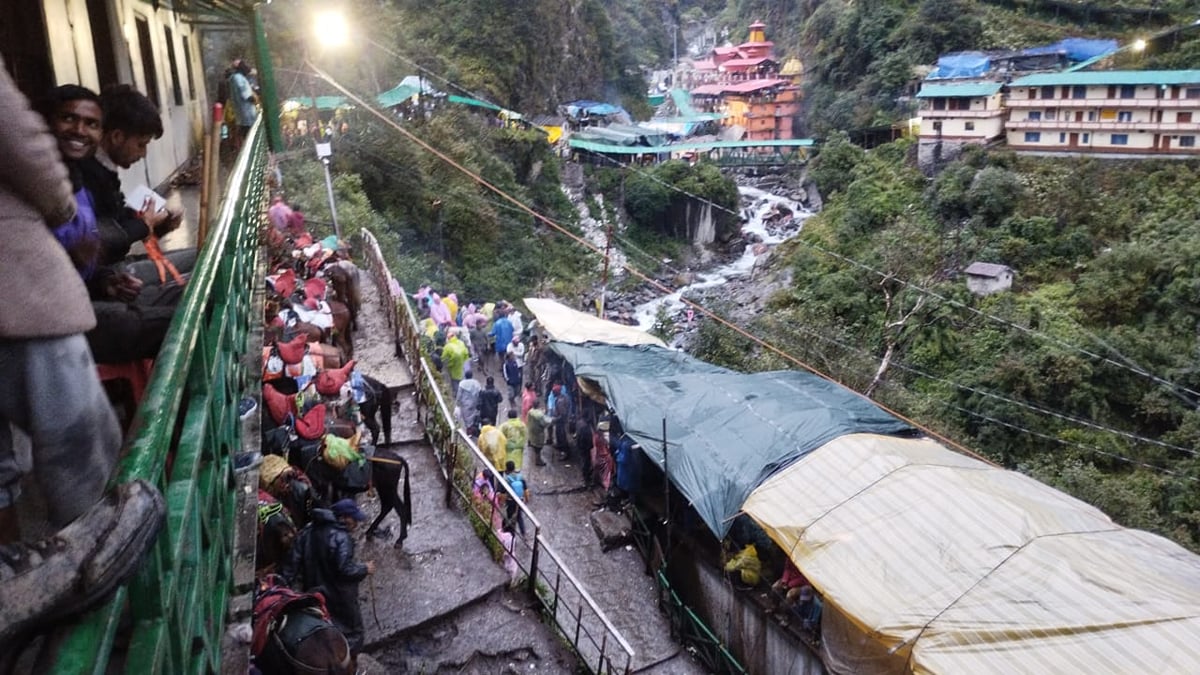 उत्तरकाशी: यमुनोत्री धाम की यात्रा पर आए कर्नाटक और महाराष्ट्र के दो श्रद्धालुओं की बिगड़ी तबीयत, दोनों की मौत