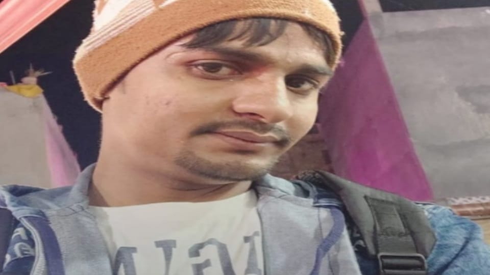 Meerut: E-Rickshaw Overturns After Pickup Collision, Sweet Factory Worker Dies