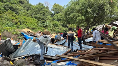 Forest Department action in Rahim Nagar; 10–12 shanties and a concrete house demolished.