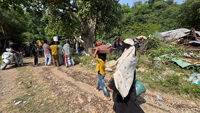 Forest Department action in Rahim Nagar; 10–12 shanties and a concrete house demolished.