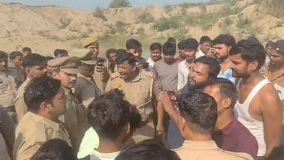 Kanpur Dehat: Dumper hits couple on bike and drags them 20 meters; woman dies