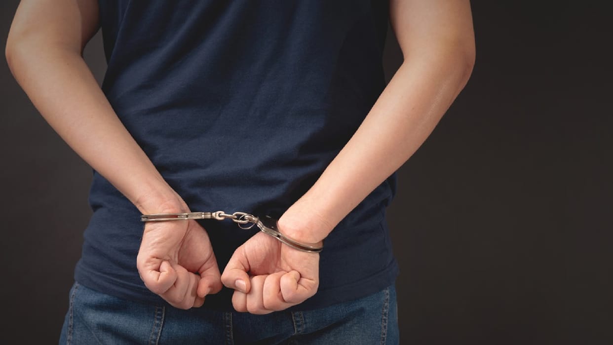 Accused of blackmailing a girl by circulating her private photos arrested from Delhi in Chhattisgarh