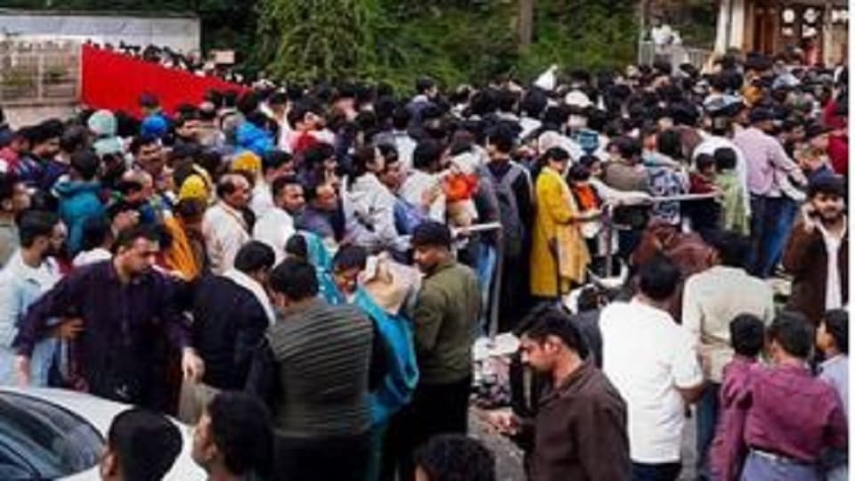 Crowds of devotees gathered at Kainchi Dham