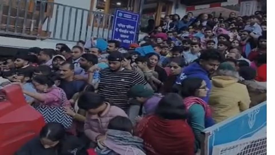 Crowds of devotees gathered at Kainchi Dham