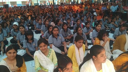 Verses of the Gita resonated at Maharshi Patanjali Vidya Mandir as thousands of voices joined in a collective