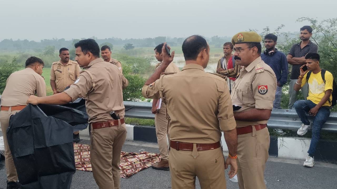 मौके पर पहुंची पुलिस टीम।