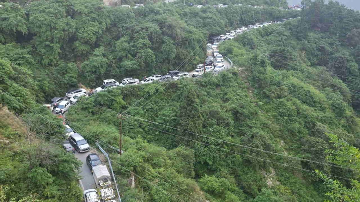 Uttarakhand packed with tourists on holiday Mussoorie Rishikesh Nainital Kainchi Dham jammed Watch Photos