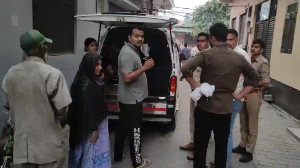 बुलंदशहर: प्रसव के बाद महिला की मौत, परिजनों ने डॉक्टरों पर लगाया लापरवाही का आरोप