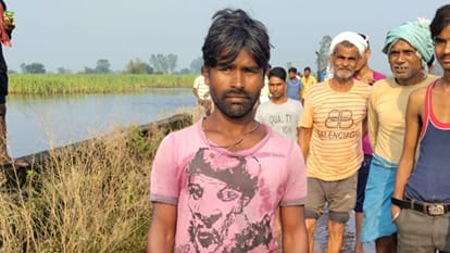 School van submerged in overflowing drain villagers saved the lives of all the children in Lakhimpur kheri