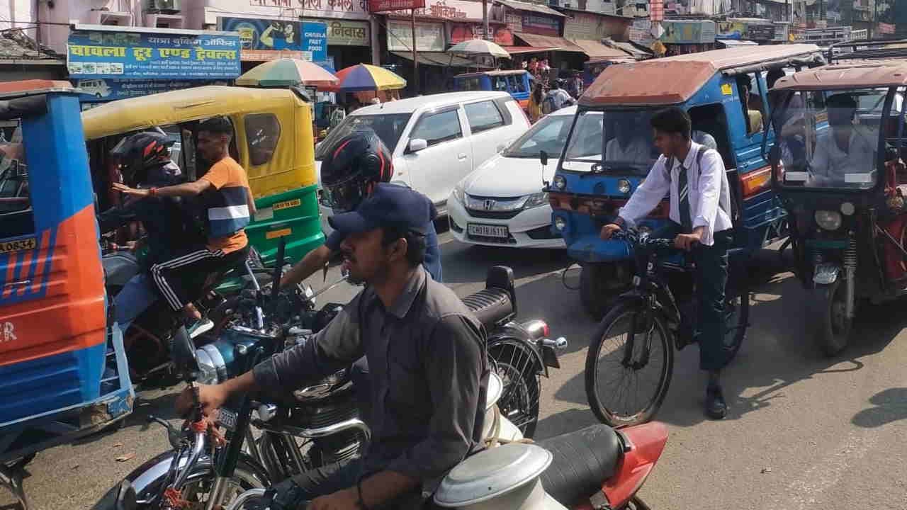 Uttarakhand packed with tourists on holiday Mussoorie Rishikesh Nainital Kainchi Dham jammed Watch Photos