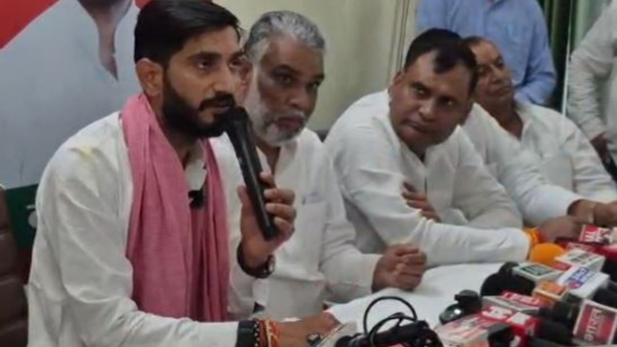 बदायूं: पीडीए पंचायत में उठेगा वोट चोरी का मुद्दा, सपा सांसद बोले- जिले में तीन लाख से अधिक नाम काटे गए