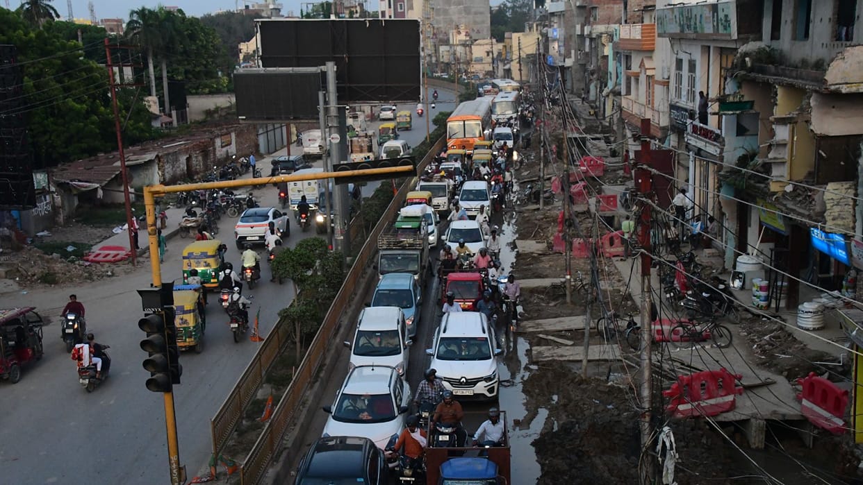 Traffic jams occurring daily at four locations in Varanasi for past month and  half