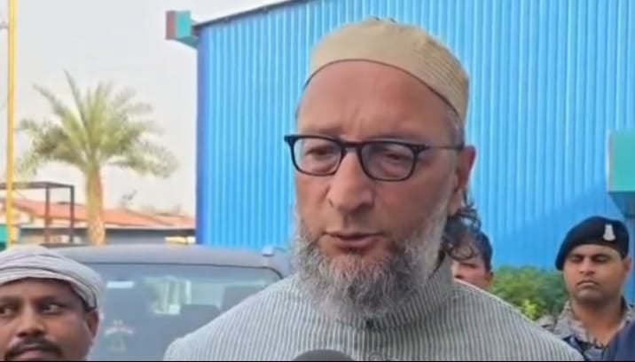 यूपी: ओवैसी बोले- विपक्षी नहीं चाहते यूपी की सियासत में मुसलमानों की हिस्सेदारी बढ़े
