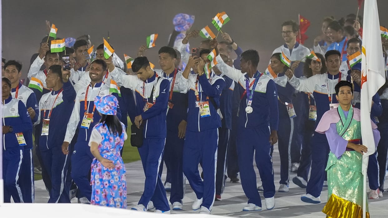 Prime Minister Narendra Modi congratulated Indian contingent for its performance at Aichi-Nagoya Asian Games