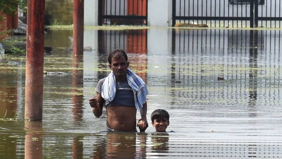 photos reveal terrifying scale of floods in Lucknow tears welled up in people eyes moment they received relief