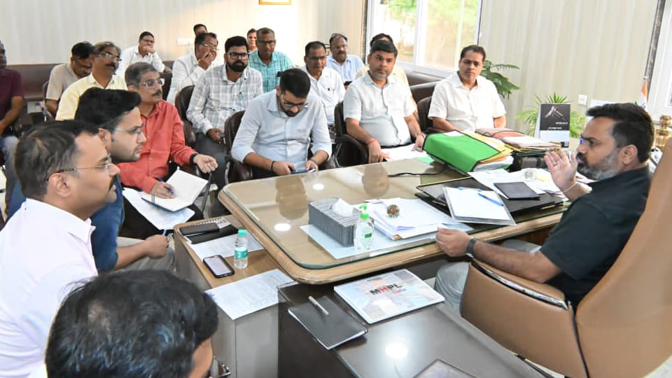 Kanpur: Mandhana to Become Rail Terminal... Committee Inspects Site for Parking