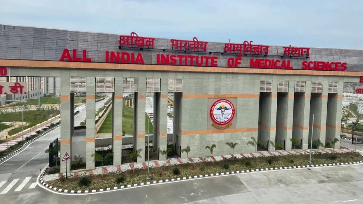 aiims bilaspur first convocation himachali dress doctors degrees