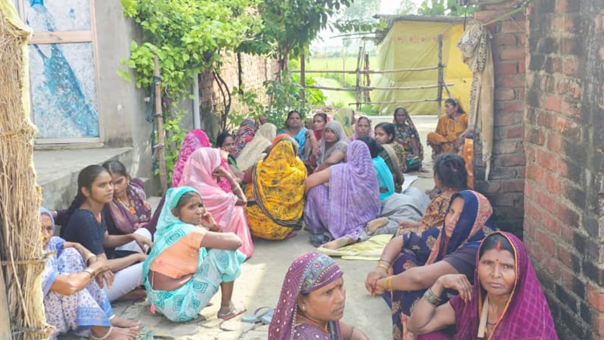 यूपी में हंसिया से हत्या: दिनदहाड़े घर में घुसकर विवाहिता पर हमला, ससुर की मौत; 20 दिन से घूम रहा था युवक