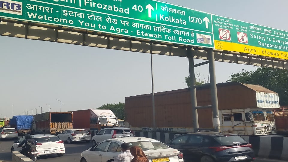 सड़कों पर बेकाबू रफ्तार: कमरे में बंद  पुलिस के स्पीड रडार, बेलगाम दौड़ रहे ट्रक-ट्रॉला; जान के लिए बने खतरा