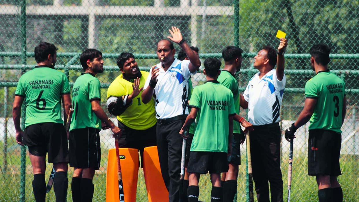 Hockey Team about 1 lakh coach loses team 23000 coach finishes runner up Varanasi stages boycott