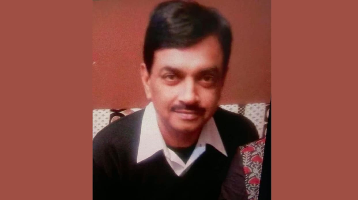 Kanpur Doctor suffers heart attack while riding a scooter former KPM ENT surgeon dies