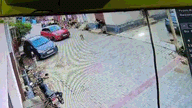 कुत्ते को बेरहमी से कुचला: 'खूनी' लाल कार का कातिल ड्राइवर कैमरे में कैद, गलती नहीं जानबूझकर ली बेजुबान की जान