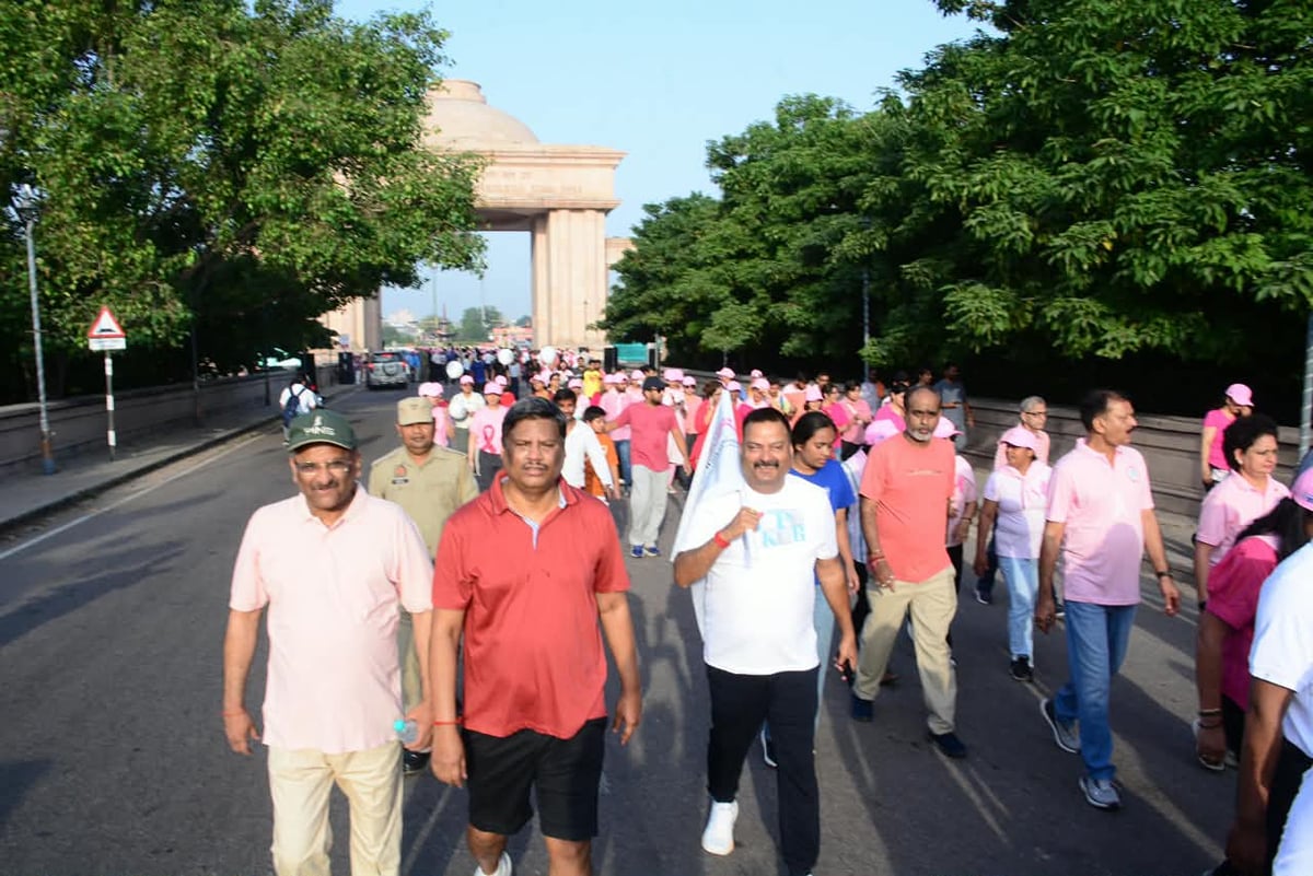 पिंक वेव 2026:700 से अधिक लोगों ने ब्रेस्ट कैंसर जागरूकता के लिए वॉकथॉन, कार रैली और बाइक राइड में लिया हिस्सा