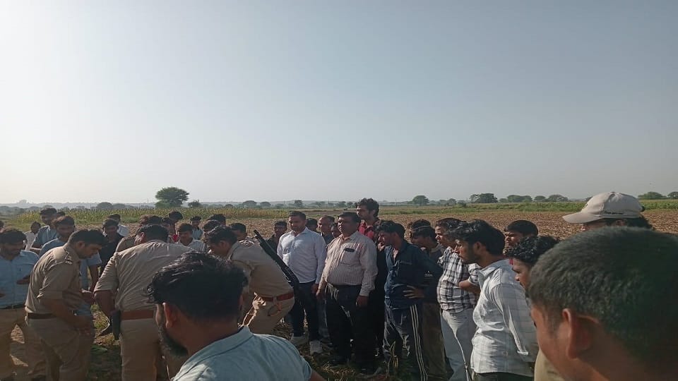 Farmer semi-naked body found in field in Agra
