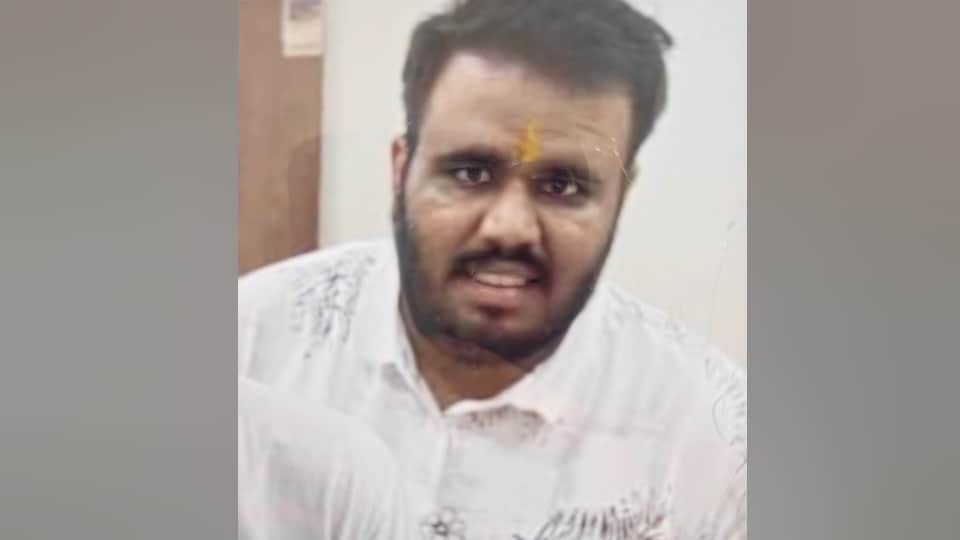 Noida suicide New reveal Sambhav away from home for two days 35 lakh spent on treatment of his wife and child