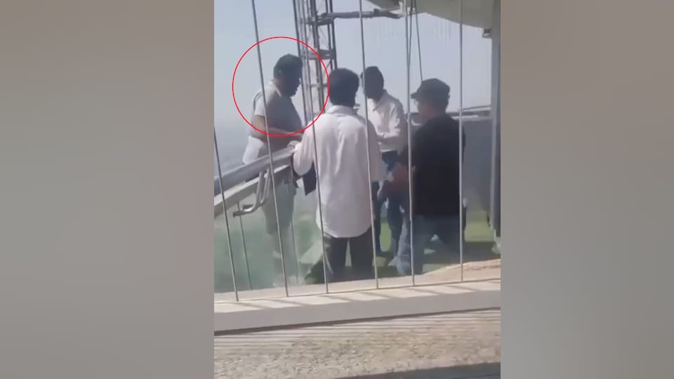 Suicide from Noida tallest building AC technician Altaf who tried to save Sambhav Jain recounted entire story