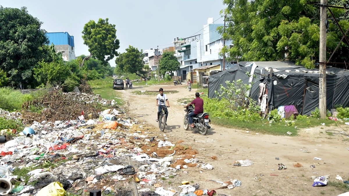 बरेली: रेलवे की सैकड़ों एकड़ भूमि पर कब्जा, रेल लाइन भी गुम, अब चिह्नित किया जाएगा अतिक्रमण