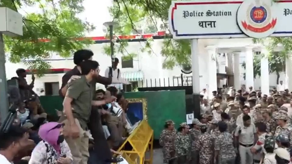 CJP's protest outside the Delhi Parliament Street Police Station