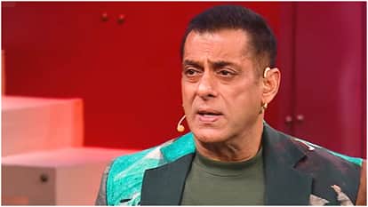 Salman Khan gives new task to Bigg Boss 20 contestants why they put tape on each other