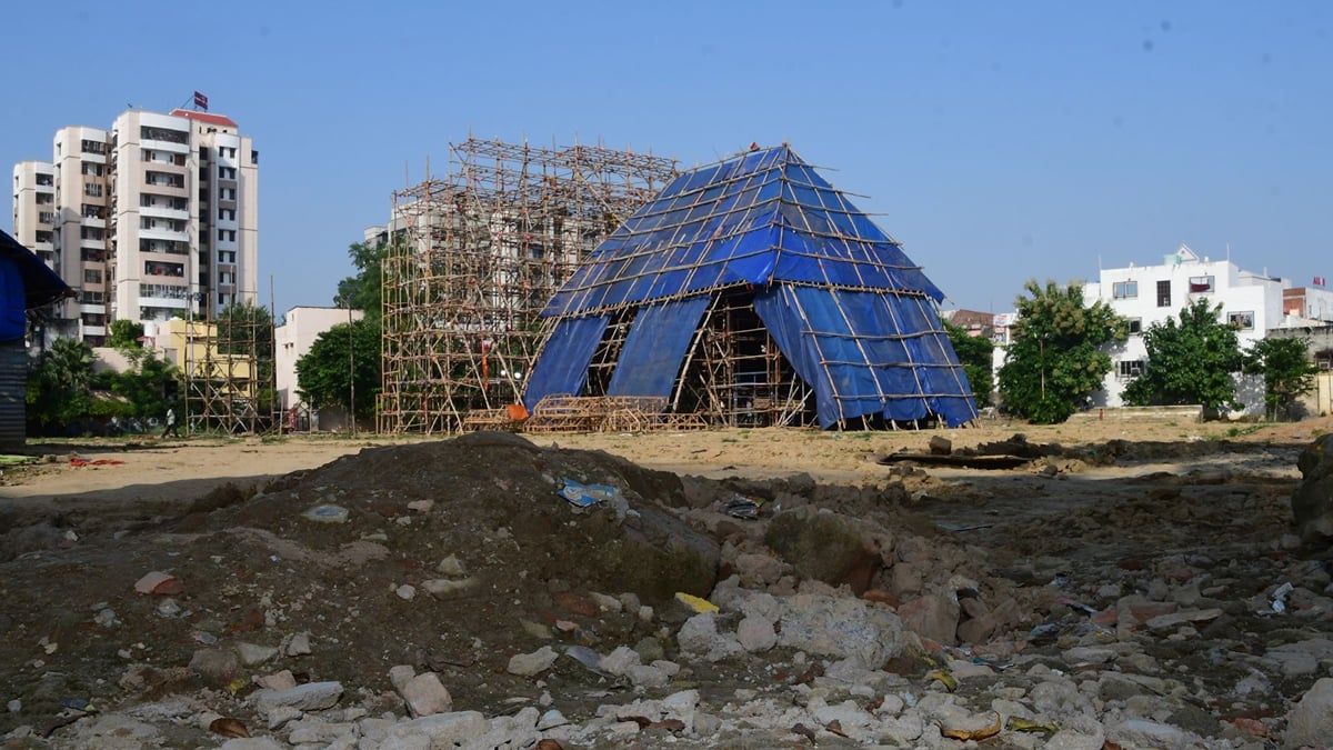 काशी में 512 दुर्गा पूजा पंडाल: 725 स्थानों पर प्रतिमाएं, सड़कें और गंदे कुंड लेंगे श्रद्धालुओं की परीक्षा