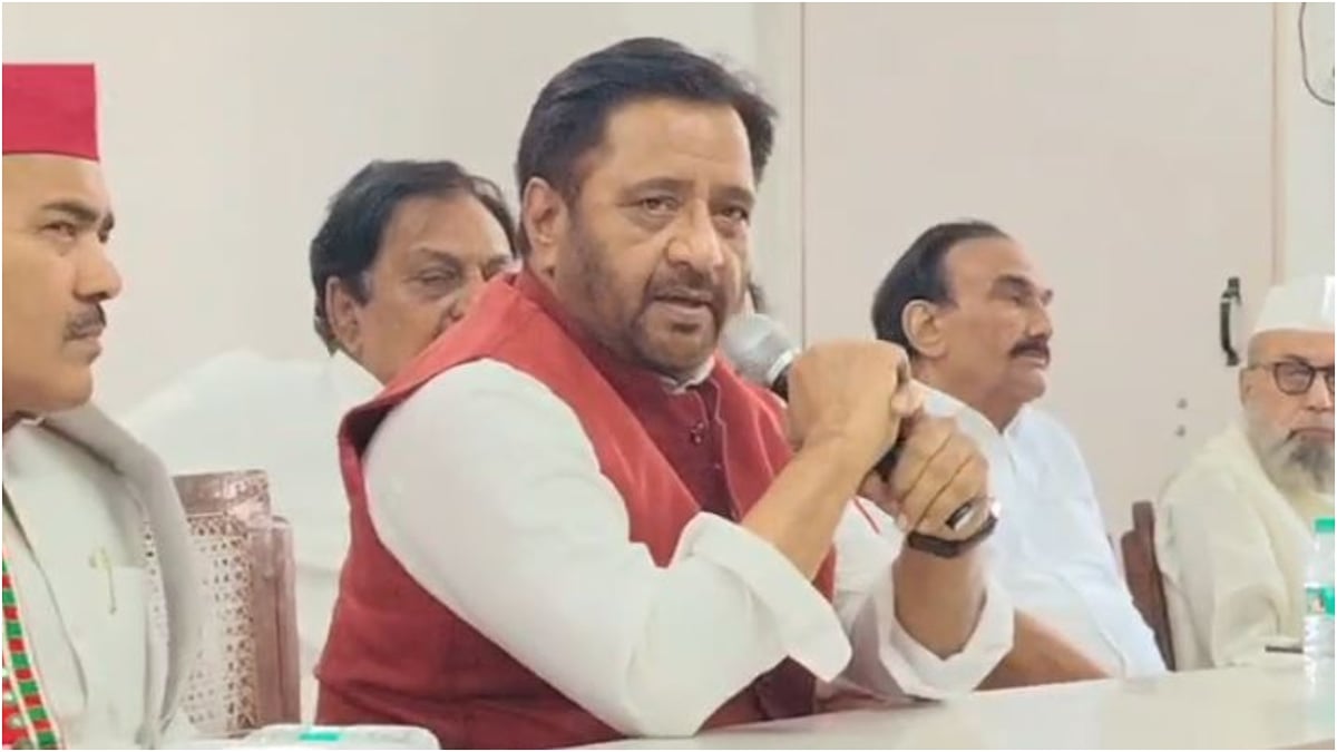 बरेली: 'मुख्य चुनाव आयुक्त ज्ञानेश कुमार को भेजा जाए जेल', सपा नेताओं ने उठाई मांग, किया बड़ा एलान
