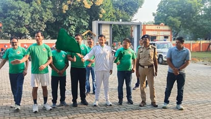 Over 250 people ran in the mini-marathon conveying a message of wildlife conservation