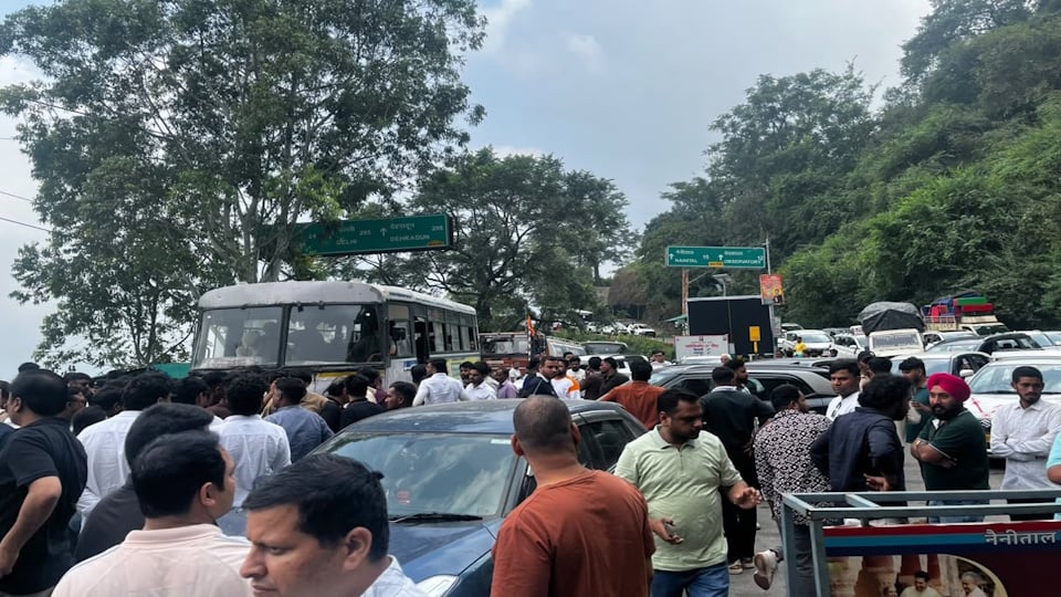 Tourists frustrated by traffic jams