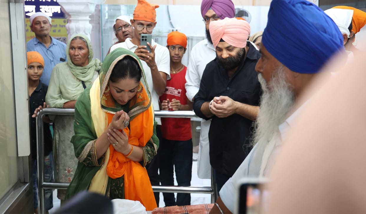 Yami Gautam Visits Patna Sahib Seeks Blessings Ahead of Movie Nayyi Navelli Release