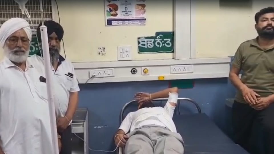 अस्पताल में भर्ती जीआरपीएफ जवान